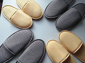 Ponožky, pančuchy, obuv - 4 páry papúč bez vaku-Žlté a hnedé minikocky - 11484614_