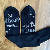 Ponožky, pančuchy, obuv - Maľované zamilované ponožky s nápisom: “Si úžasný manžel / a ja Ťa milujem” - 11487841_