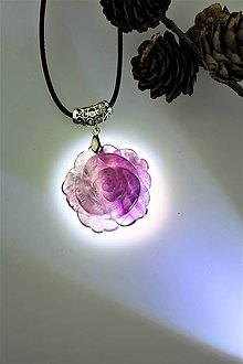 Náhrdelníky - fluoritový prívesok - kvet dvoh podôb.......... - 11490729_