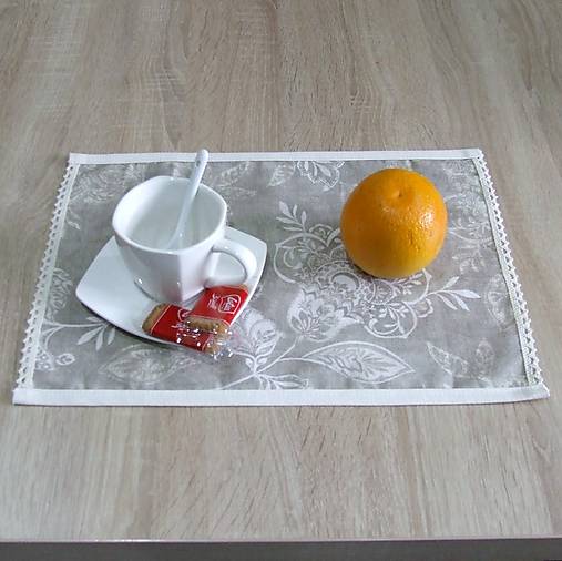 Úžitkový textil - Biele ľalie na béžovej - prestieranie 28x40 - 11489469_
