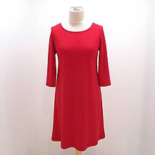 Šaty - Červené šaty s mašličkou a krajkovou aplikáciou na chrbte - 11499900_