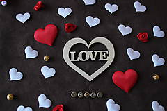 Dekorácie - Valentínske srdiečko LOVE - 11501571_
