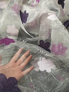 Úžitkový textil - Organza fialové kvety - 11500417_