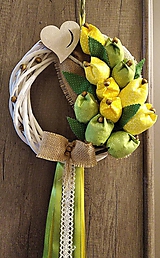 Dekorácie - Krásny Kvetinový venček ROZKVITNUTÉ ZÁHRADY priemer 25 cm (Žltozelený tulipánikový) - 11503480_
