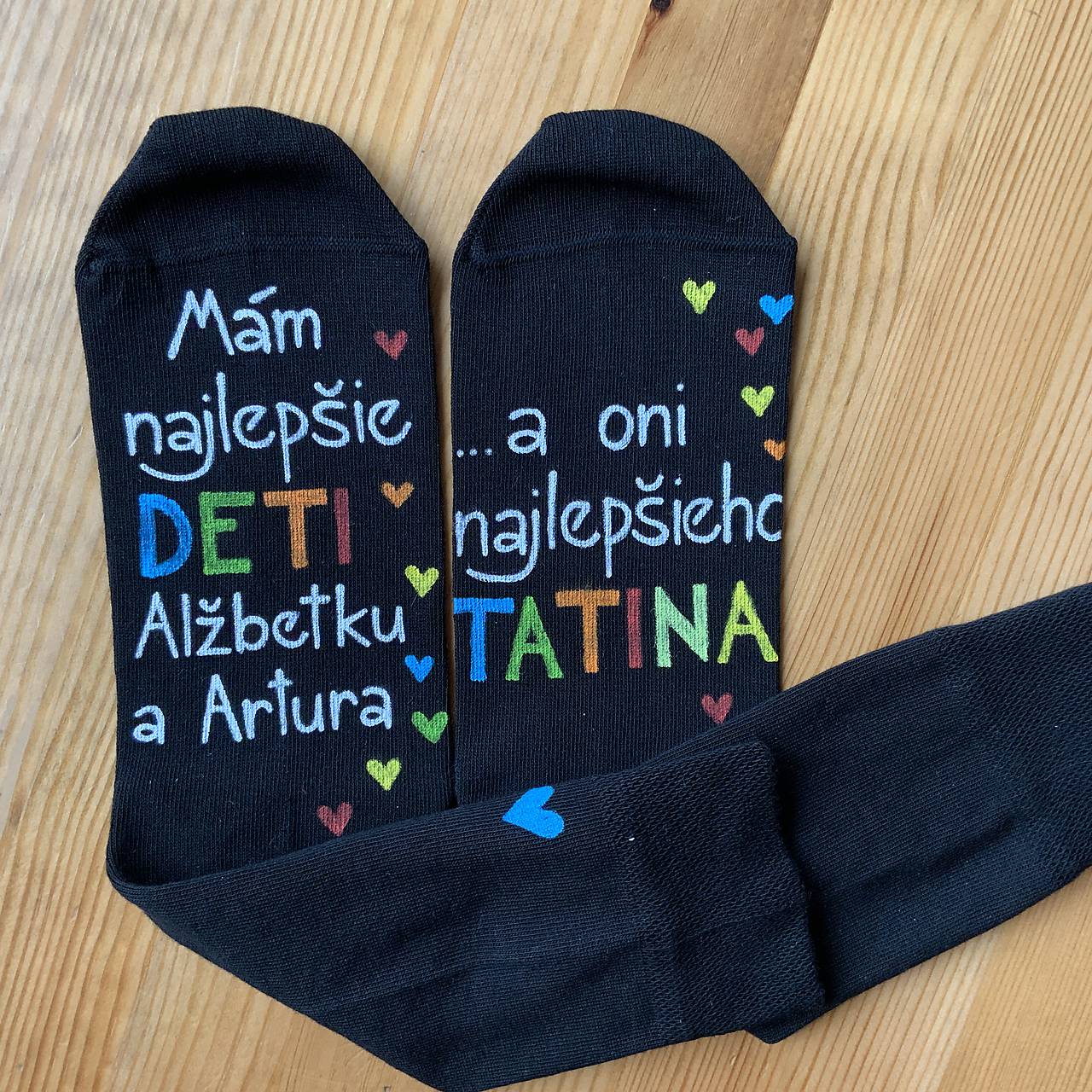 Maľované ponožky pre najlepšieho ocka, ktorý má najlepšie deti (S MENAMI DETÍ)