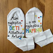 Ponožky, pančuchy, obuv - Výnimočná sada maľovaných ponožiek pre "najlepších rodičov, ktorí majú najlepšie deti" (Biele len pre mamu) - 11508649_