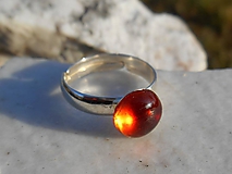 red garnet ring in silver-granát-prsteň