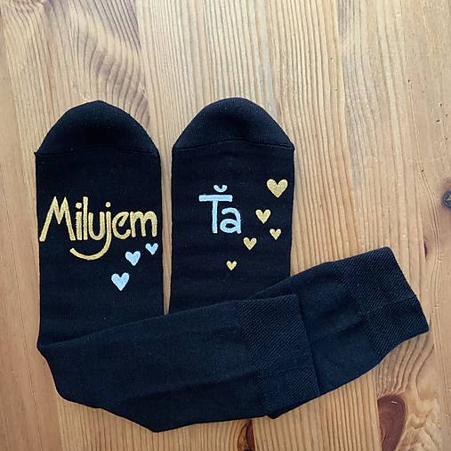 Zamilované maľované ponožky s nápisom: “Milujem Ťa / (čierne)