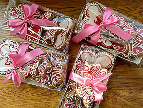 Dekorácie - Valentínske medovníčky...na podnose pre vašich blízkych - 11526832_