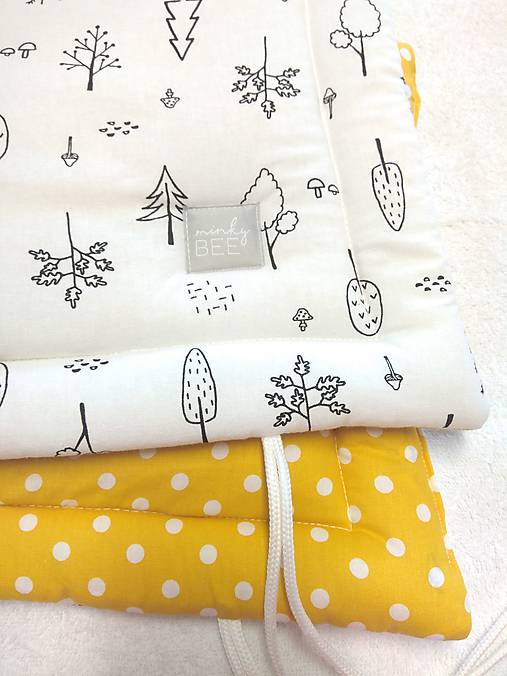 Mantinel do postieľky plochý  (Okolo polovice postieľky - stromčeky+bodky na žltej)