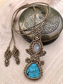 Náhrdelníky - Makramé náhrdelník s tyrkysom a mesačným kameňom - 11533276_