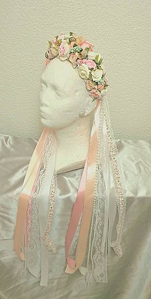 Ozdoby do vlasov - Nežná ružovo - béžová kvetinová parta so stuhami, čipkou a perličkami - 11533895_