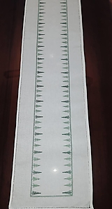 Úžitkový textil - Vyšívaný stredový obrus, biely, 108 x 26 cm - 11538135_
