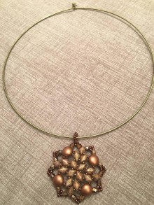 Náhrdelníky - Šité šperky Hviezdica - 11540053_