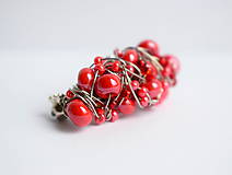Sady šperkov - Brošňa a náušničky s červenými korálkami - 11551761_