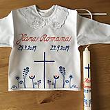 Detské oblečenie - Krstná ručne maľovaná ľudovoladená (Košieľka + svieca s krížom a kvetmi v modro červenej kombinácii) - 11555470_