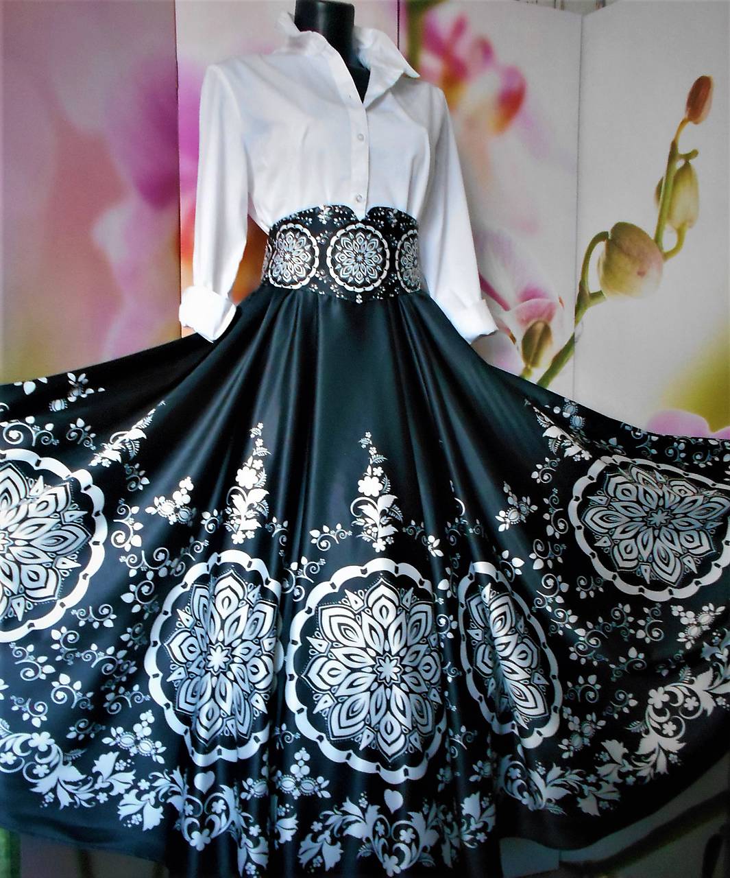 FLORAL FOLK " Black & white ",  vyšívaný opasok  (čierno biely  - print, potlač)
