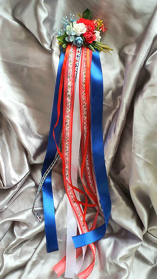 Ozdoby do vlasov - Kvetinový hrebienok do vlasov s folklórnými stuhami - 11564111_