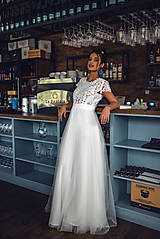 Šaty - Svadobné šaty z krajky v geometrickom motíve a tylovou sukňou - 11565651_