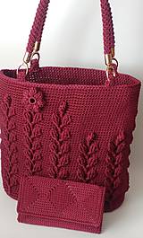 Kabelky - Handmade háčkovaná kabelka s 3D vzorom a aplikáciou bordová/vínová a listová kabelka/peňaženka - 11566435_