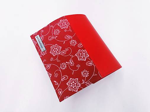 Priehradková peňaženka z ekokože + červené kvety + kľúčenka grátis