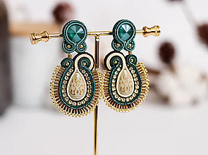 Náušnice - Smaragdovo-béžové šujtášové náušnice so Swarovski kryštálmi - 11576238_