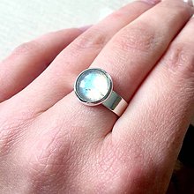 Prstene - Labradorite Elegant Ring / Elegantný prsteň s labradoritom v striebornom prevedení /P0020 - 11578189_