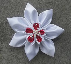 Dekorácie - Veľké satenove kvety na svadobné auto, bránu, dekorácia (Bielo červená č.2) - 11586855_