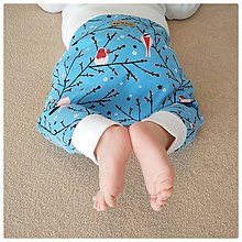 Detské oblečenie - Detské modré bio nohavice s vtáčikami - 11586794_
