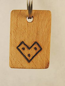 Kľúčenky - Suvenír - drevený prívesok na kľúče Čičmany 009 - 11587218_