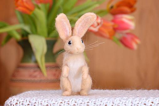  - Malý králiček z plsti, polohovateľný - 11590856_
