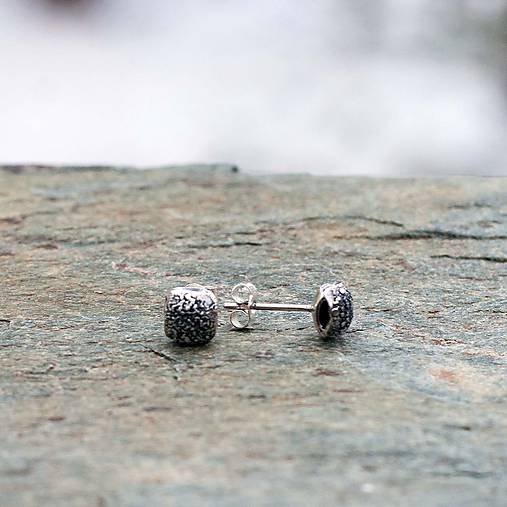 Náušnice - Náušnice zo striebra - V každom rožku03 (Veľkosť 6x6 mm) - 11600846_