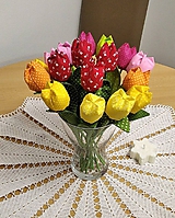 Dekorácie - Jarné tulipány, ktoré nikdy nezvädnú (vhodné ako darček pre pani učiteľky) - 11600147_