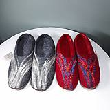 Ponožky, pančuchy, obuv - Pánske plstené papuče (vnútorná dĺžka 29 cm) - 11611634_