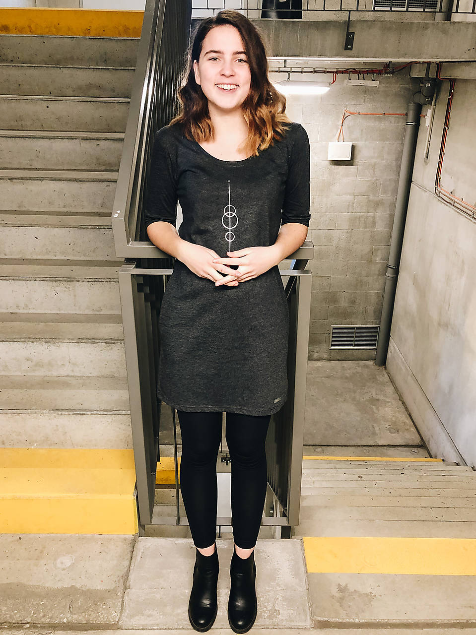 Šaty klasický strih M14-elast-io39 strieborná