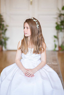 Detské doplnky - Jemná biela kvetinová čelenka na 1. sväté prijímanie - 11614197_