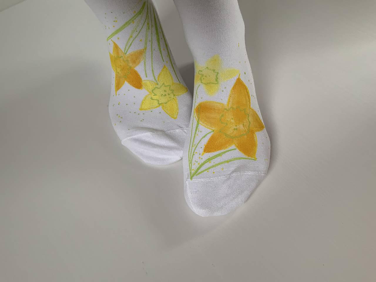 Maľované kvetinkové ponožky (Narcisové 1)