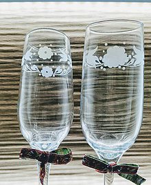 Nádoby - Set gravírované svadobné poháre a fľaša - 11617195_