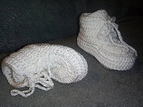 Detské topánky - Detské biele háčkované botasky - 11618231_
