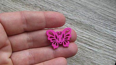 Polotovary - Drevený výrez motýľ 2,5 cm - výber z viac farieb, 1 ks (cyklamenovo ružový) - 11623954_