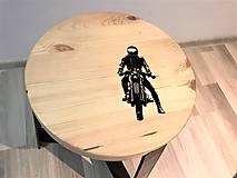 Nábytok - Predám štýlovú stoličku pre motorkára, do garáže. industrial style, cafe racer, kovová konštrukcia plus drevo - 11626484_