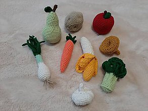 Hračky - Háčkované ovocie a zelenina (Skupina č.2: (mrkva, jablko, banán, hruška, zemiak, hríb, cibuľka, cesnak, brokolica)) - 11627981_