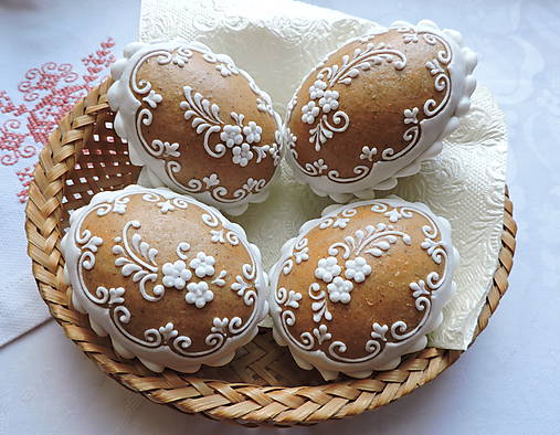 Dekorácie - Medovníková 3D kraslica biela - 11629785_