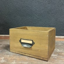 Nábytok - Starý  šuplíček so štítkom  (Hnedá) - 11640674_