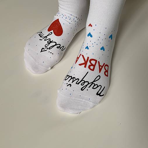 Maľované ponožky pre babku s nápisom: (Najlepšia babka / s veľkým ❤️")
