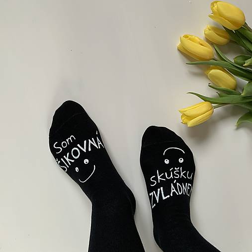 Motivačné maľované ponožky s nápisom: “Som šikovná/ý / skúšku zvládnem” (čierne)