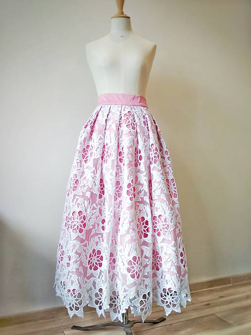 Ružová krajková sukňa