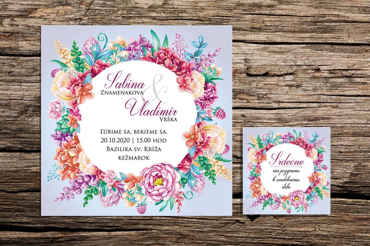 Svadobné oznámenie s kvetmi, štvorec (Kvetinový dizajn s belasým pozadím)