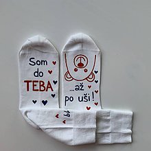 Ponožky, pančuchy, obuv - Maľované ponožky s nápisom: "Som do teba / až po uši" (Biele) - 11669096_