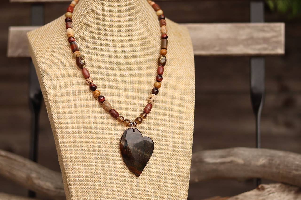 Náhrdelník z minerálov tigrie oko, jaspis, záhneda